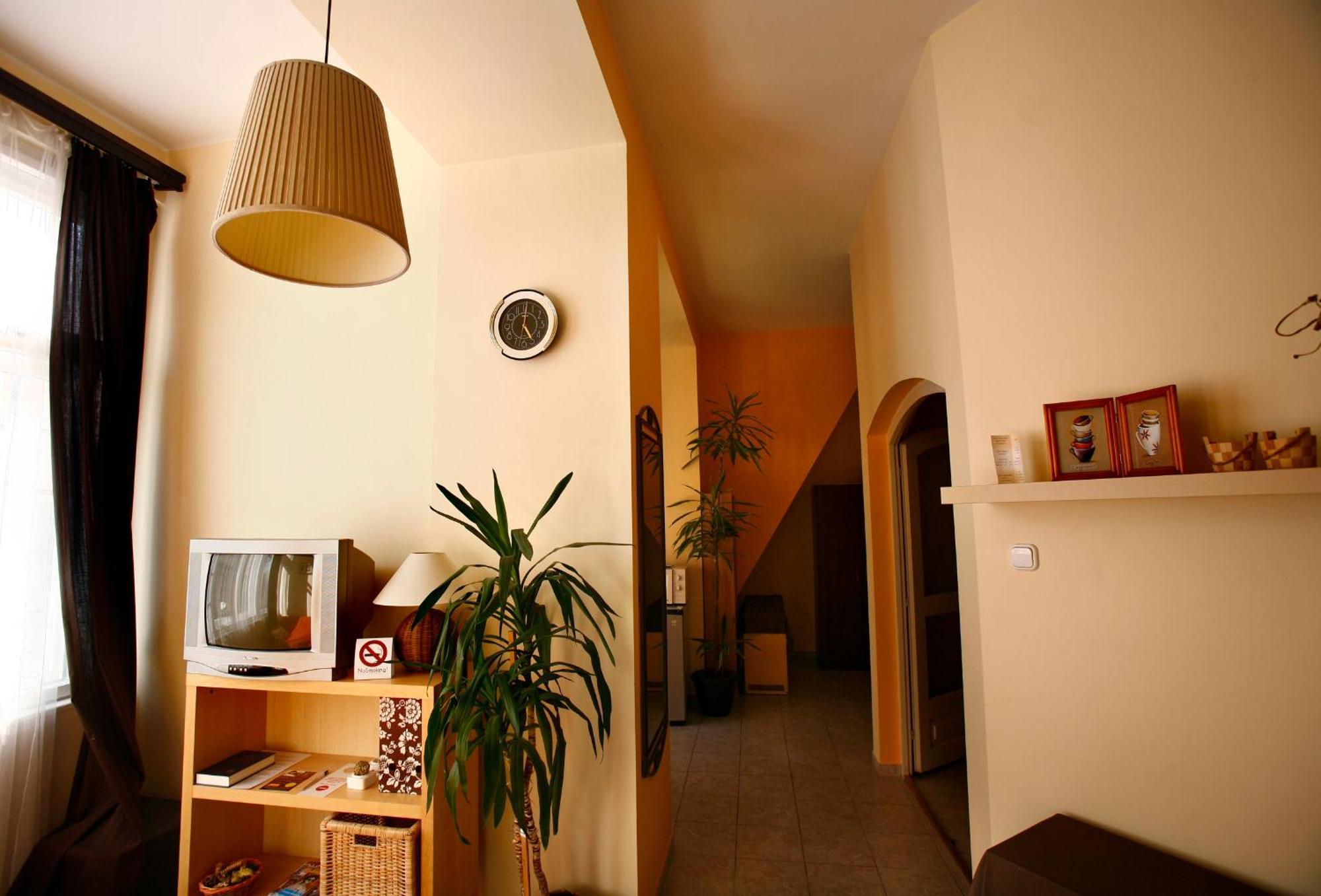 Keszi Panzio Hotel Budakeszi Buitenkant foto