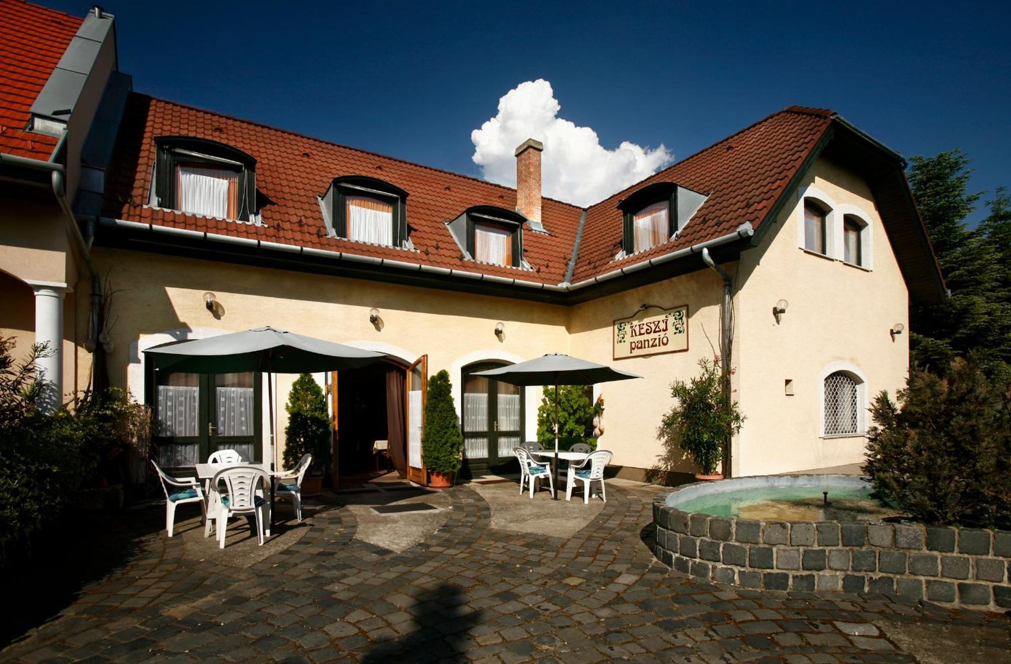 Keszi Panzio Hotel Budakeszi Buitenkant foto